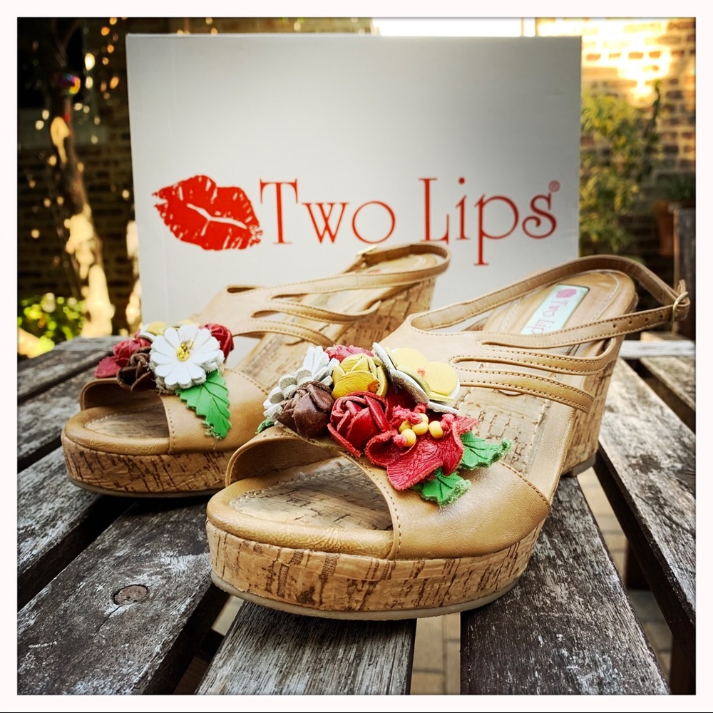 Size 8 Two Lips Leather Espadrille Wedge Sandals